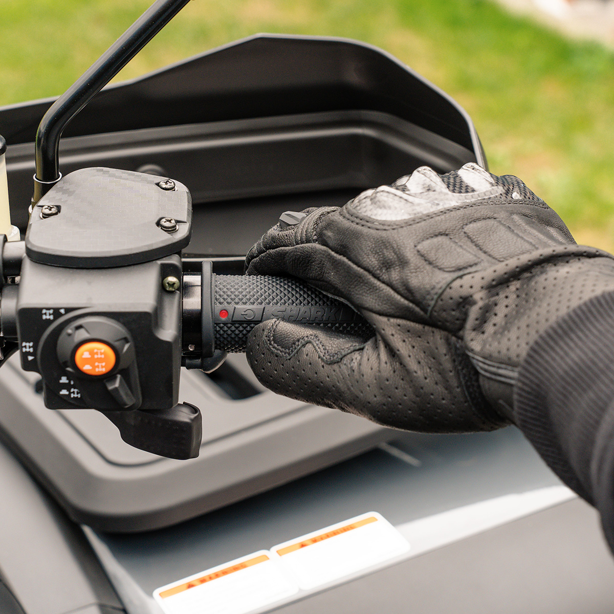 SHARK 4ZONE LOCK-ON HEATED GRIPS + THUMB AND SEAT WARMER
