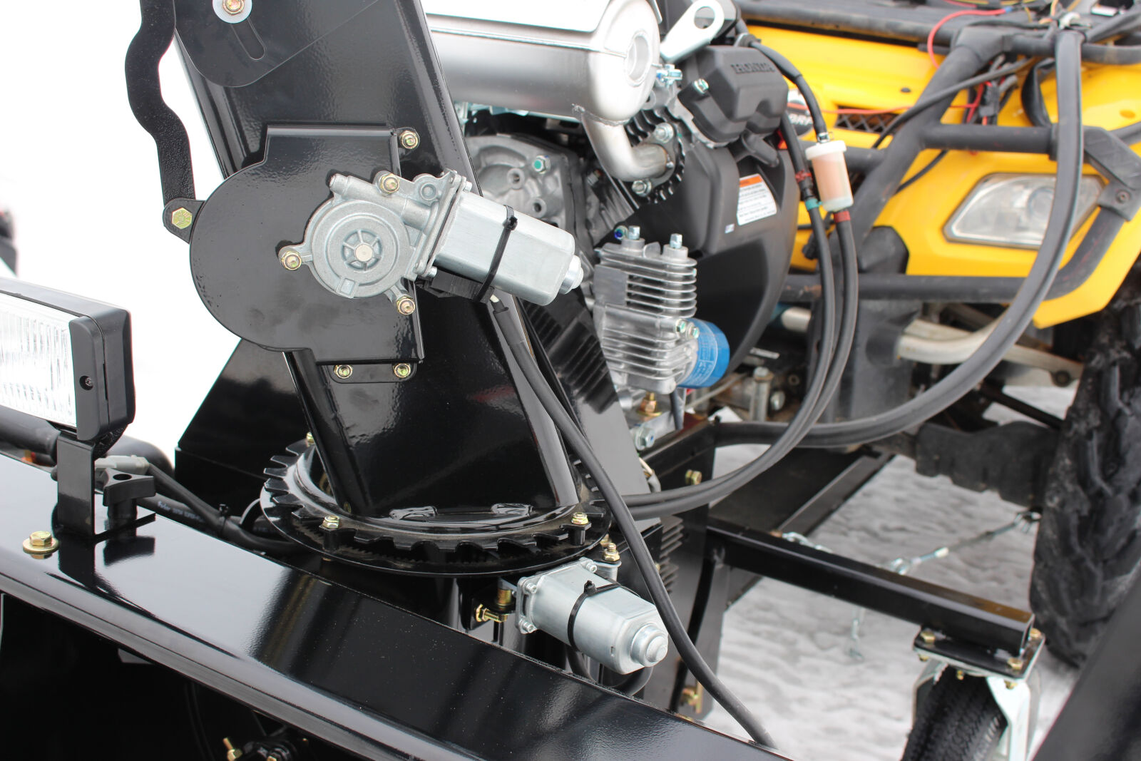 BERCOMAC profesionální sněžná fréza 54" (138 cm) Honda motor 22HP