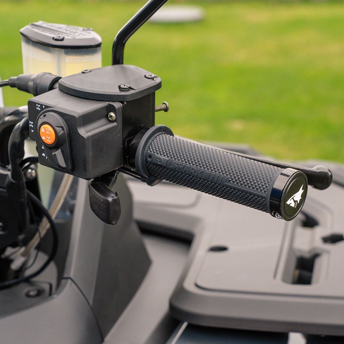 SHARK 4ZONE LOCK-ON HEATED GRIPS + THUMB WARMER