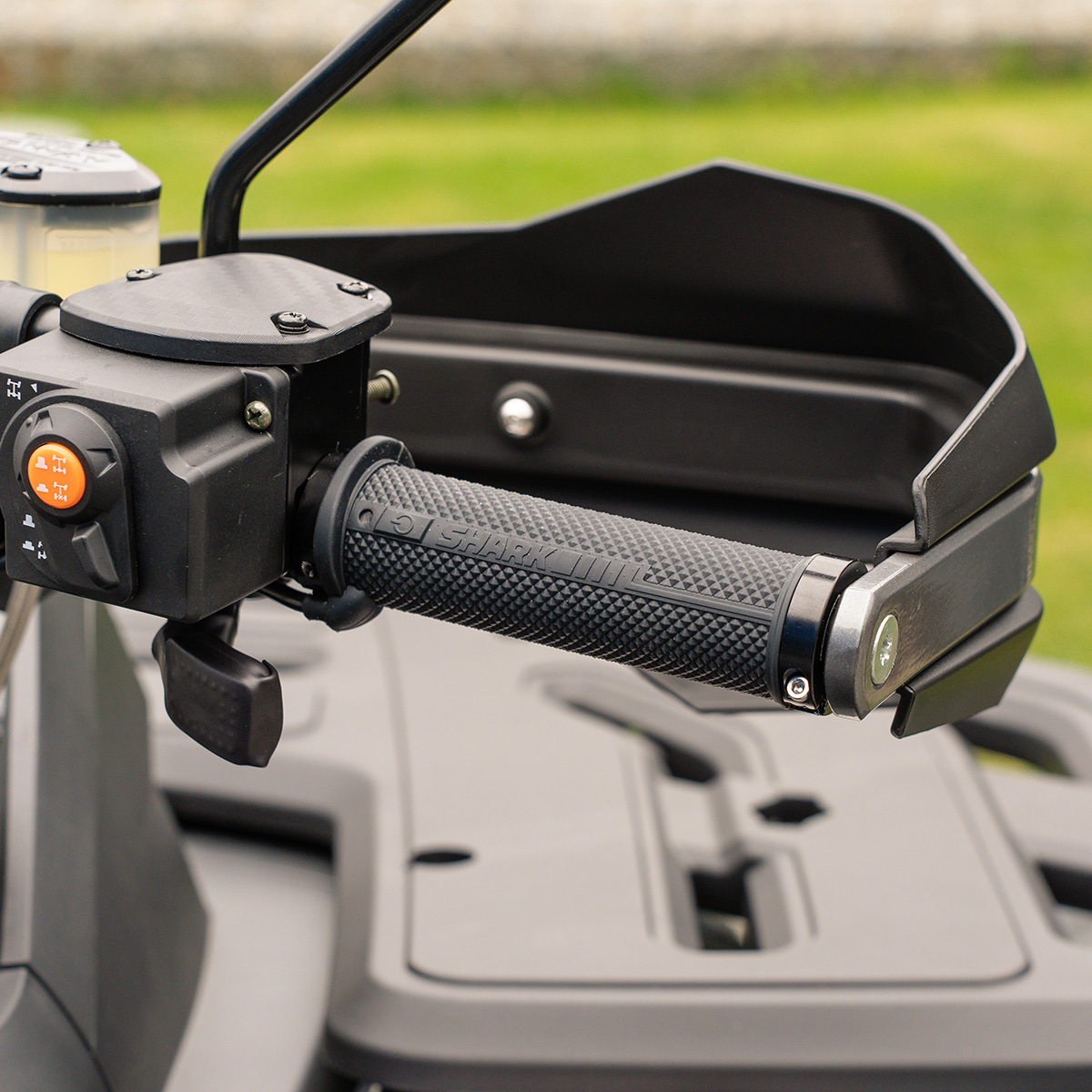 SHARK 4ZONE LOCK-ON HEATED GRIPS + THUMB AND SEAT WARMER
