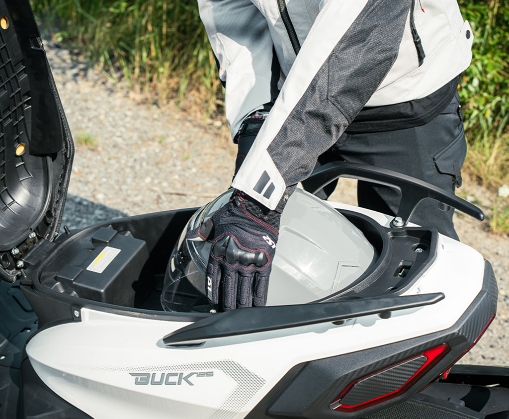 Linhai SCOOTER BUCK 125 E5+, Black