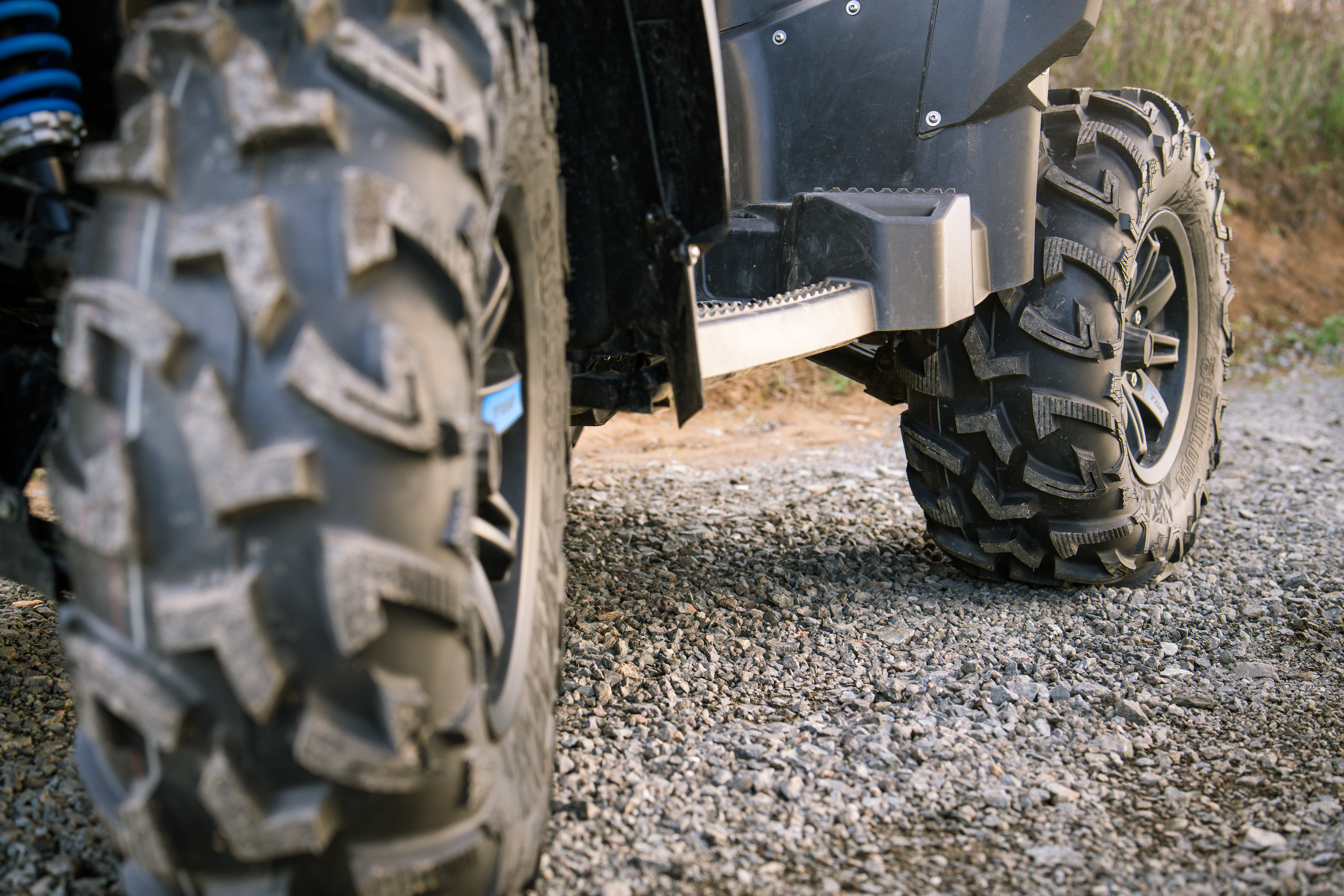 BULLDOG TIRES B330 (E4)