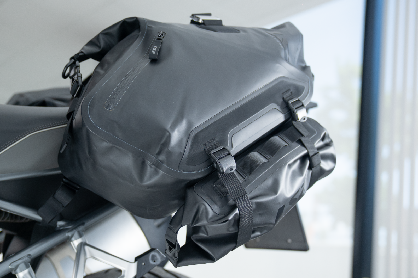 LS2 MOVE AHEAD WP 20+20L PANNIER