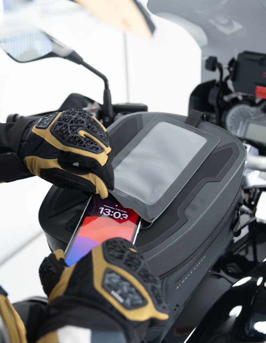 LS2 MOVE AHEAD WP 15L TANKBAG