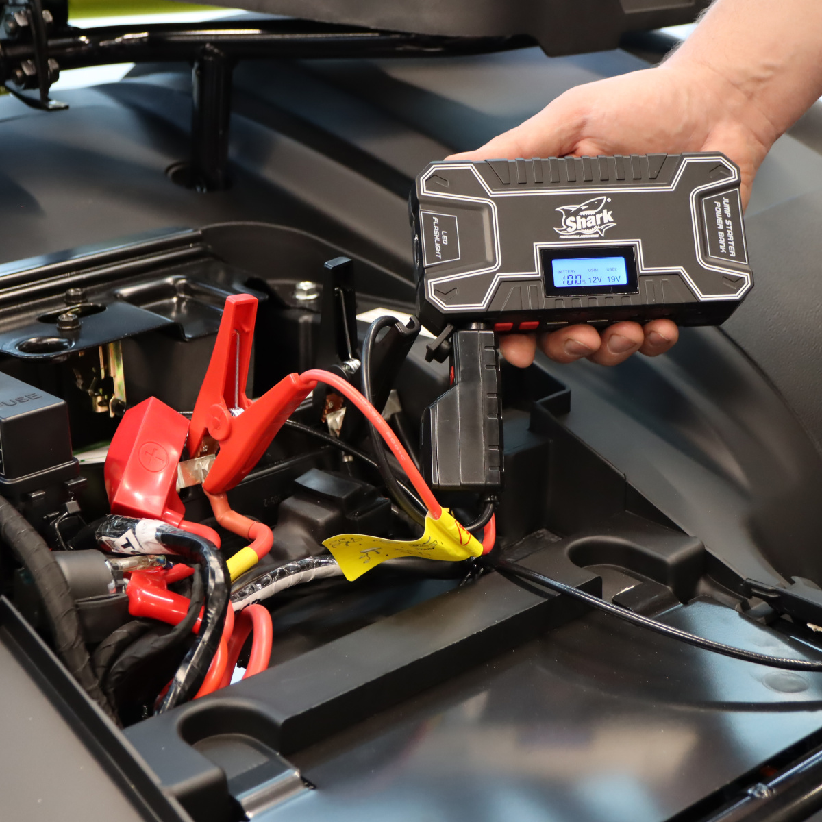 SHARK Jump Starter EPS-400