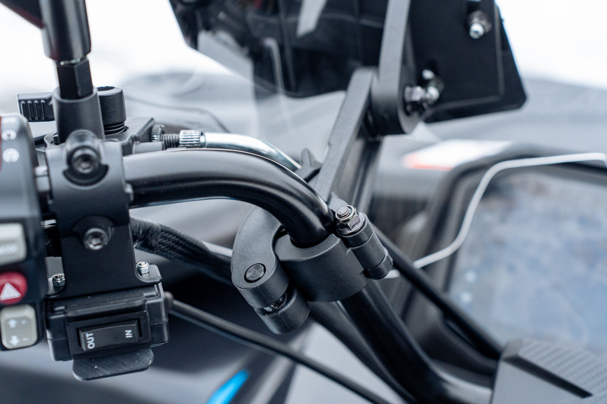 SHARK ATV WINDSHIELD (UNIVERSAL WITH MOUNTING KIT) 2025