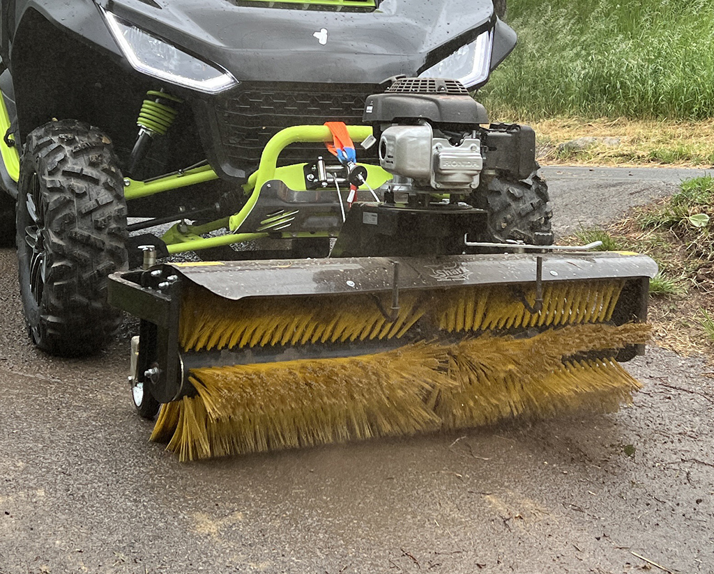 SHARK Profesionální rotační kartáč ke čtyřkolkám ATV a UTV, motor HONDA