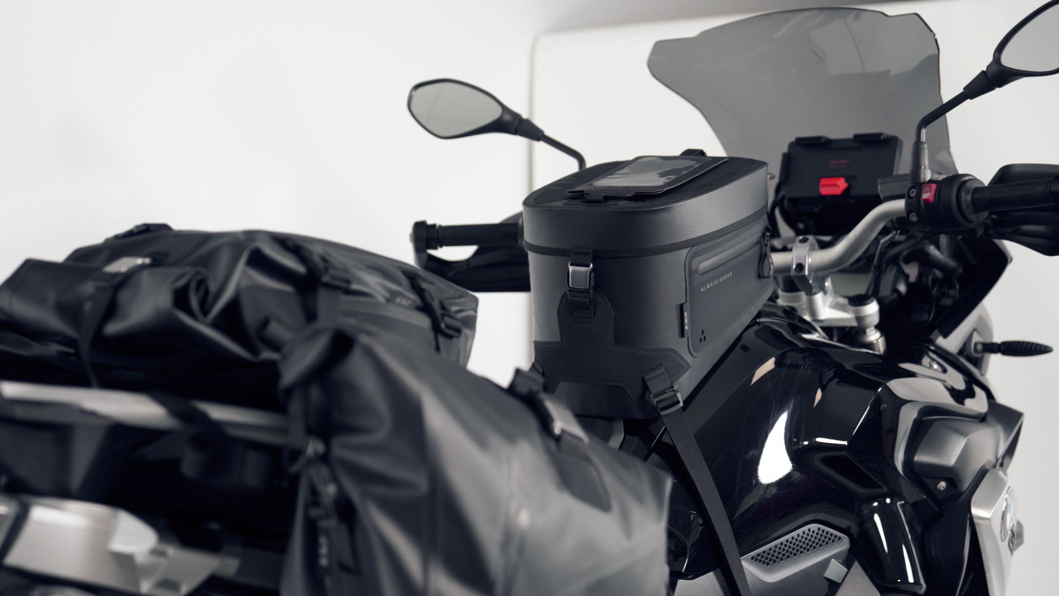 LS2 MOVE AHEAD WP 15L TANKBAG