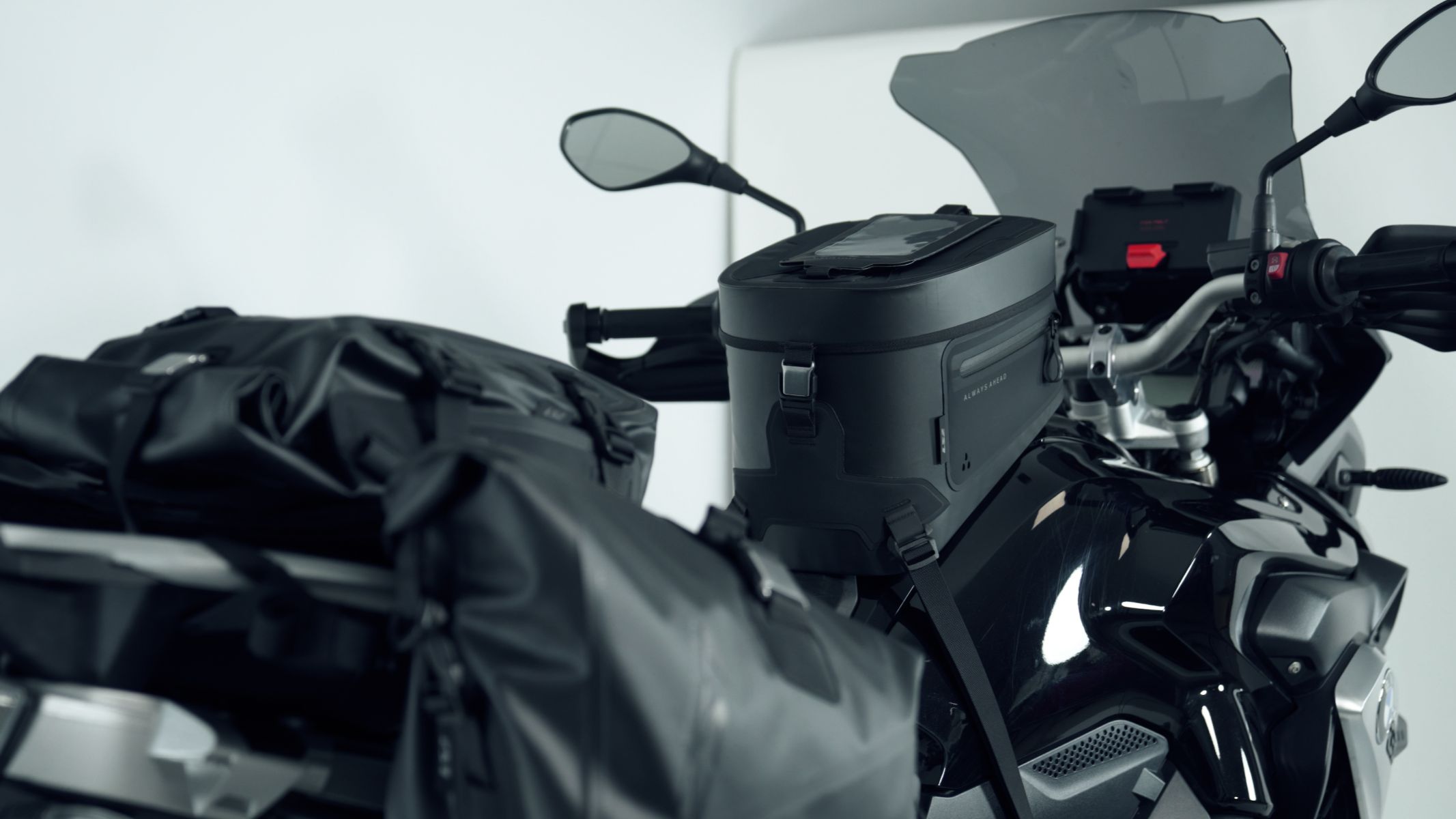 LS2 MOVE AHEAD WP 15L TANKBAG